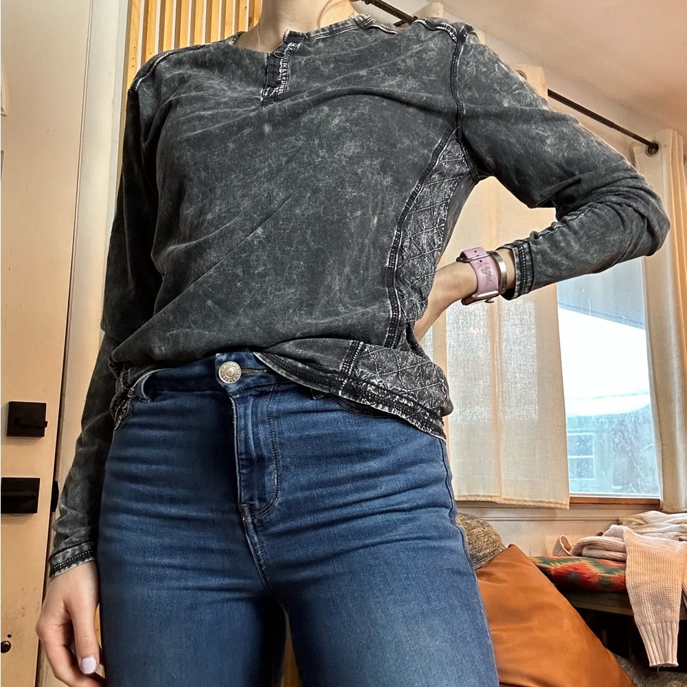 Buckle Black Heather Black Long Sleeve Shirt with Design on sides to create
